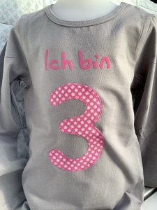 Geburtstags T-Shirt "Ich bin" Grau/Pink