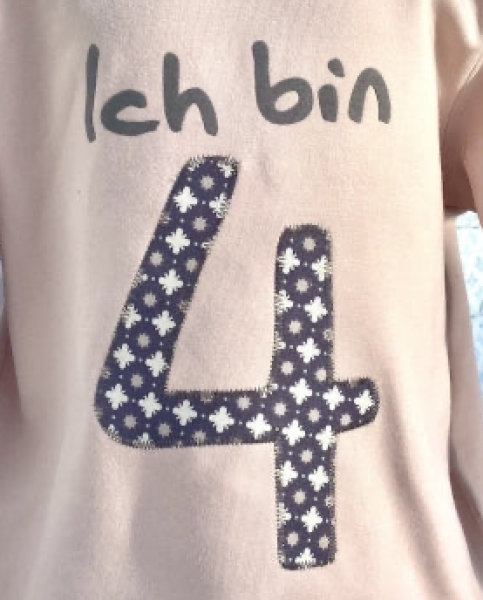 Geburtstags T-Shirt "Ich bin" Grau