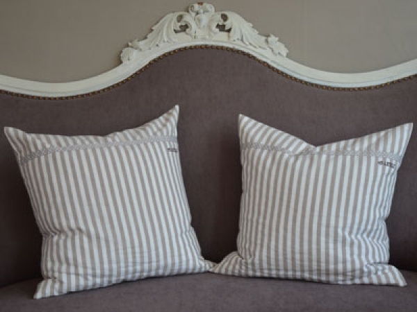 Kissenbezug taupe weiß gestreift