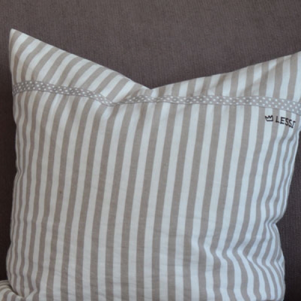 Kissenbezug taupe weiß gestreift